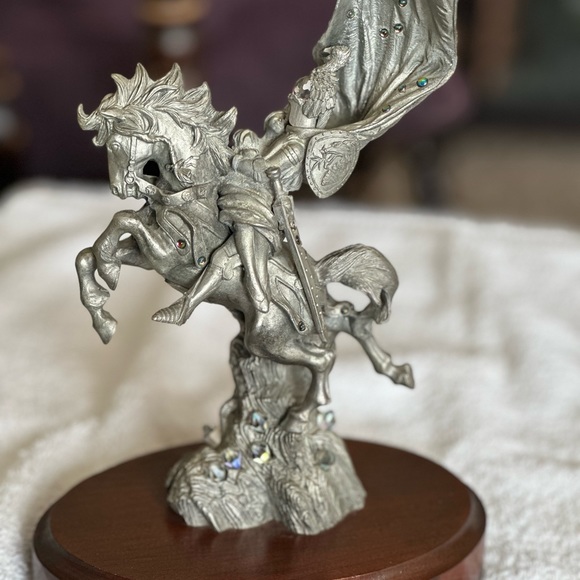 PERTH PEWTER CAMELOT - Picture 1 of 11